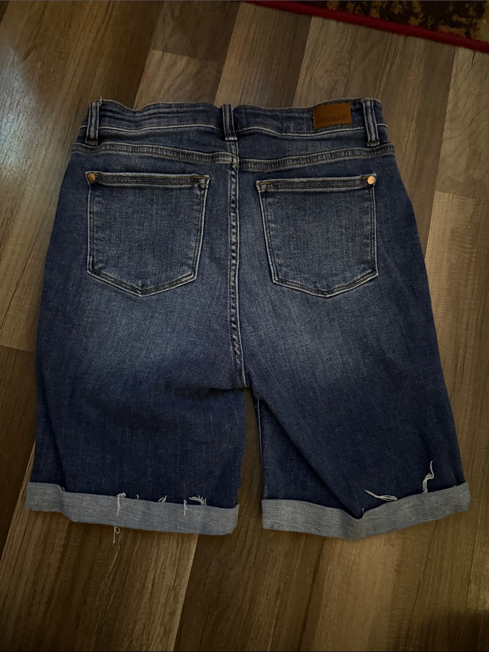 Judy Blue Dark Blue Cuffed Denim Bermuda Shorts size large - Picture 2 of 4